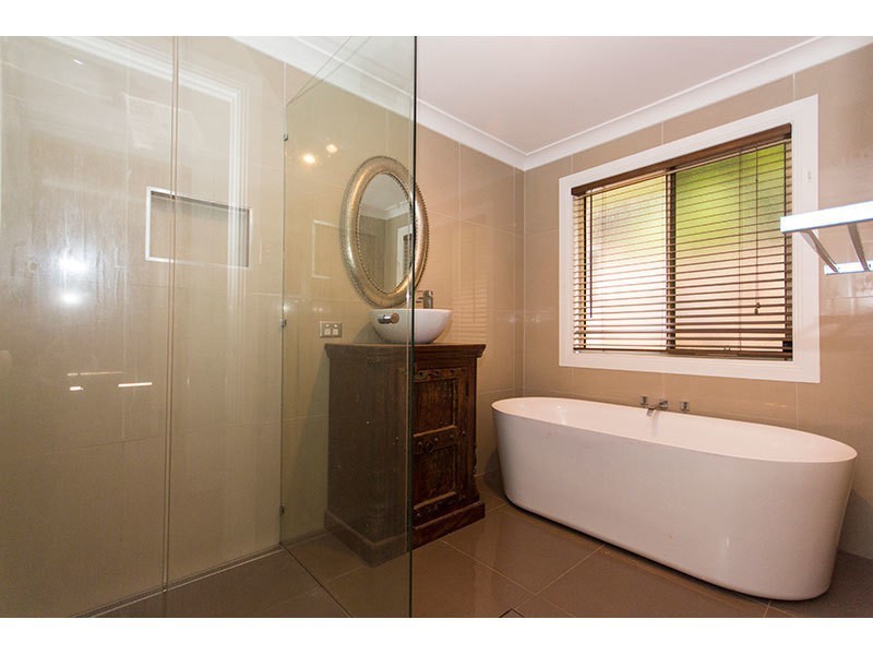 2-4 Eden Park Court, Mount Nathan QLD 4211
