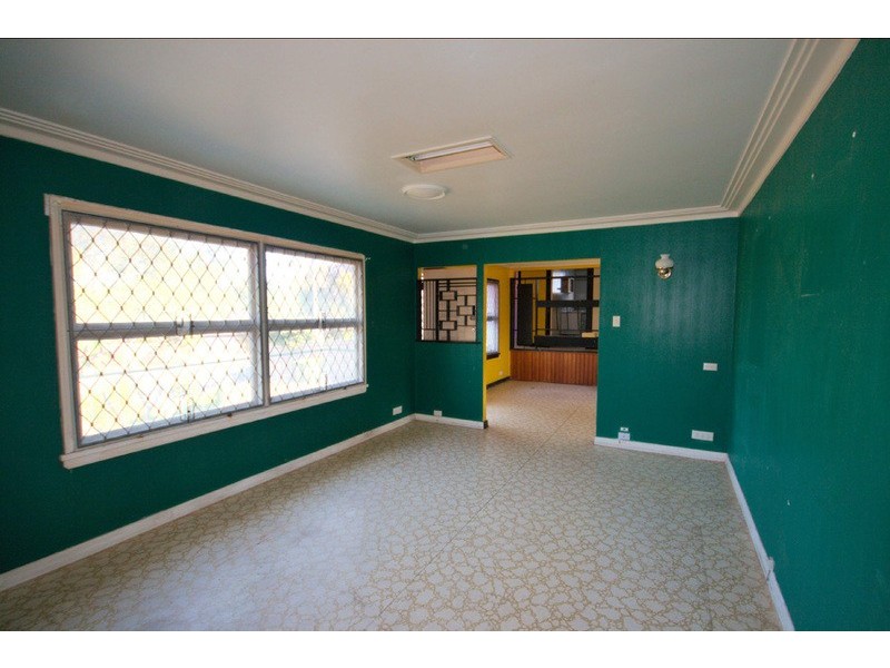 40 Geoffery Avenue, Southport QLD 4215