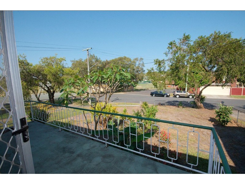 40 Geoffery Avenue, Southport QLD 4215