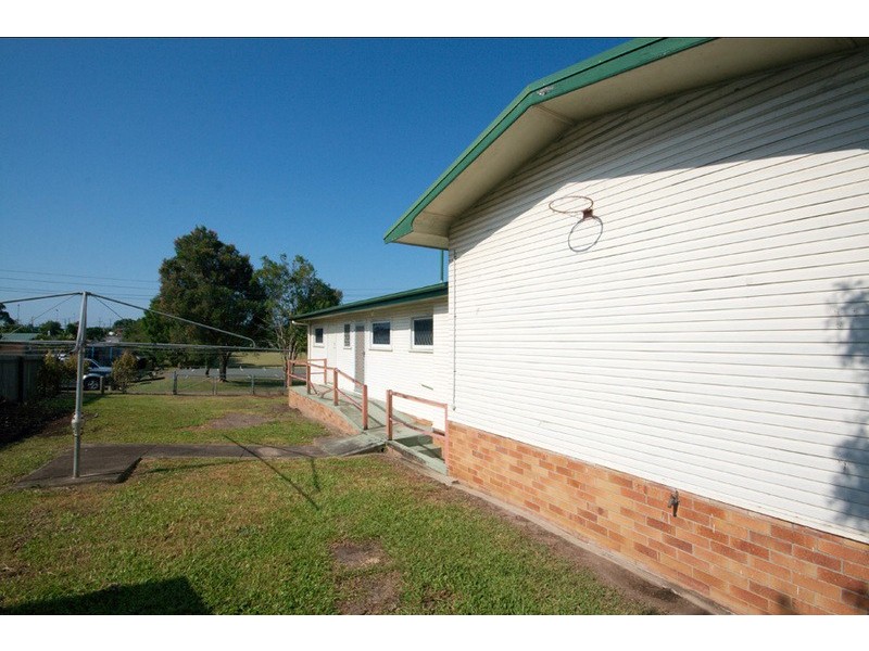 40 Geoffery Avenue, Southport QLD 4215