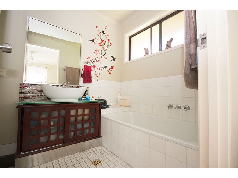 56 Alexander Drive, Highland Park QLD 4211