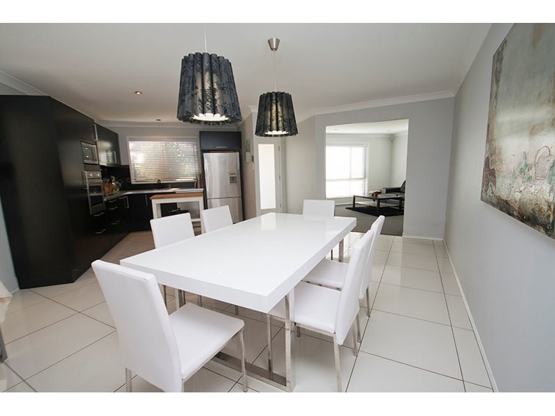 2/5 Marybeth Crescent, Molendinar QLD 4214