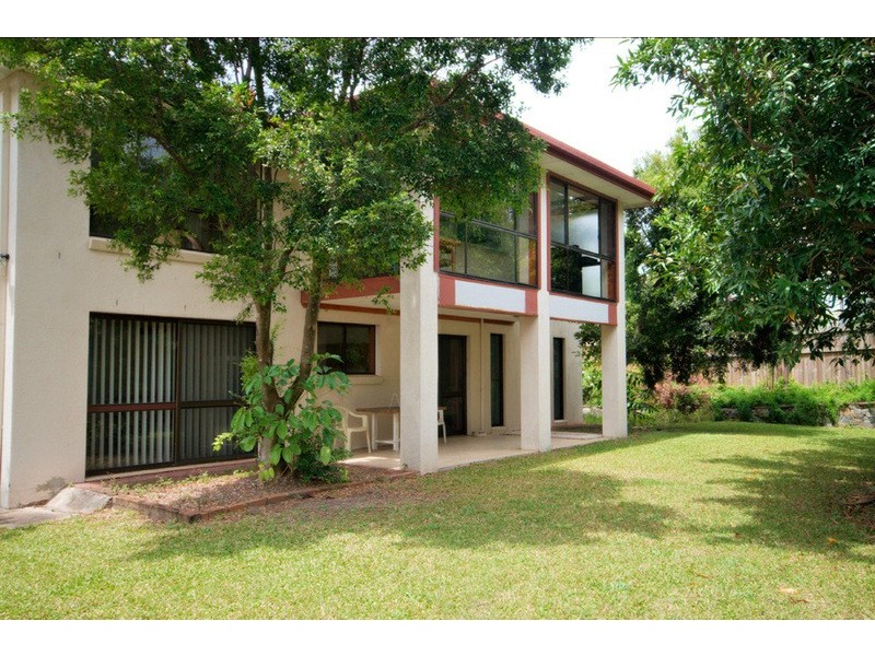 11 Bradstone Road, Carrara QLD 4211