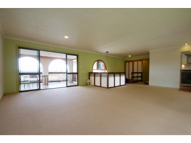 11 Bradstone Road, Carrara QLD 4211