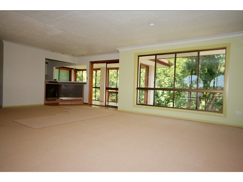 11 Bradstone Road, Carrara QLD 4211