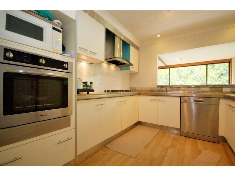 11 Bradstone Road, Carrara QLD 4211