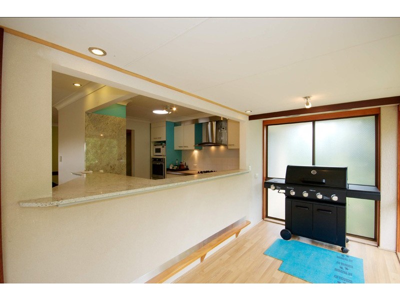 11 Bradstone Road, Carrara QLD 4211