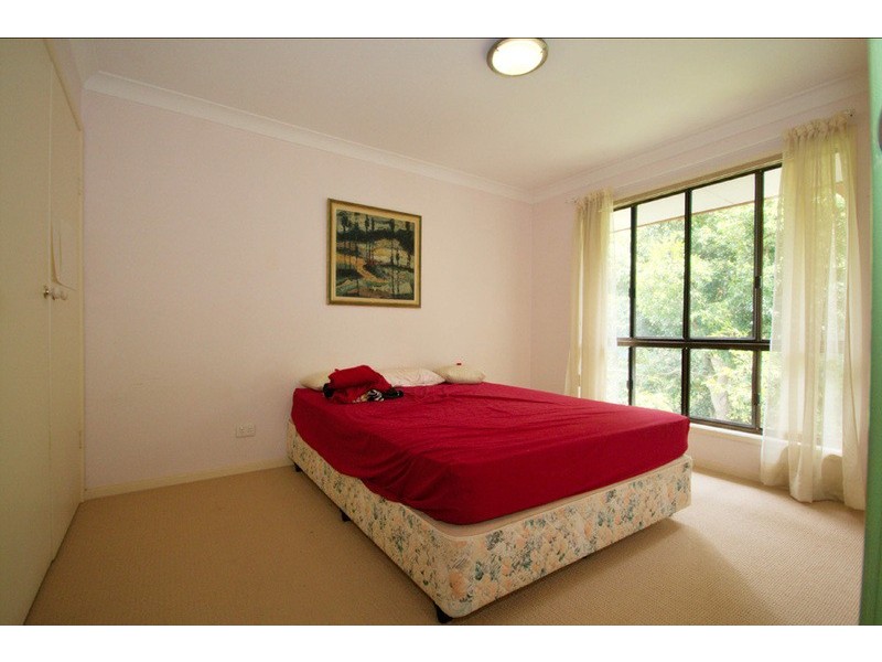 11 Bradstone Road, Carrara QLD 4211