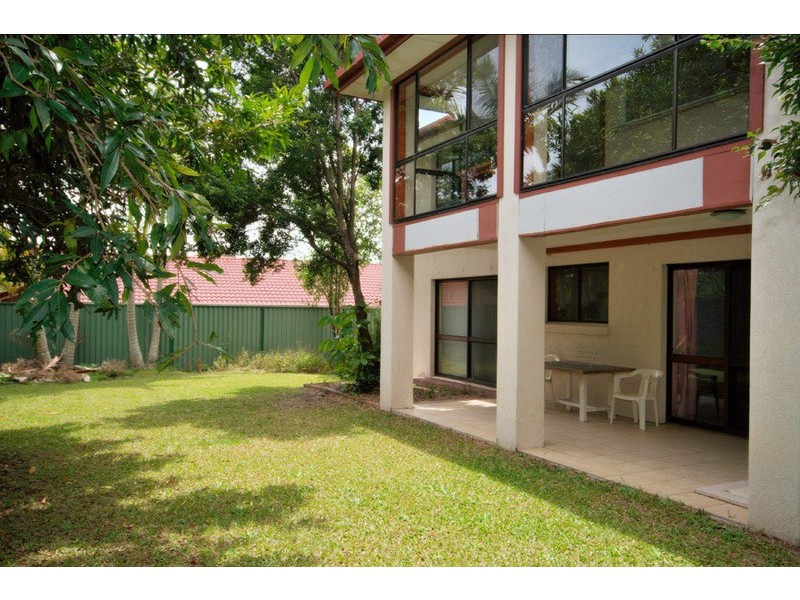 11 Bradstone Road, Carrara QLD 4211