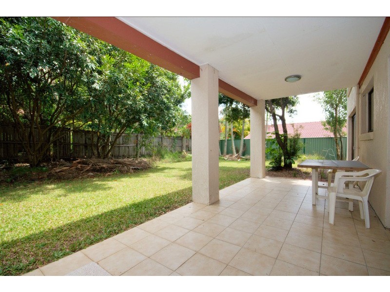 11 Bradstone Road, Carrara QLD 4211