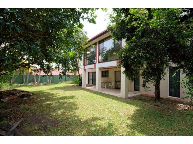 11 Bradstone Road, Carrara QLD 4211