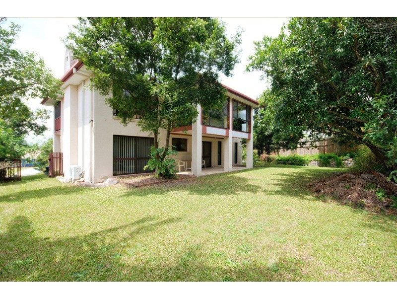 11 Bradstone Road, Carrara QLD 4211