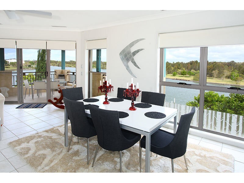 3057 Quay S Dr, Carrara QLD 4211