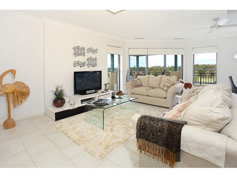 3057 Quay S Dr, Carrara QLD 4211