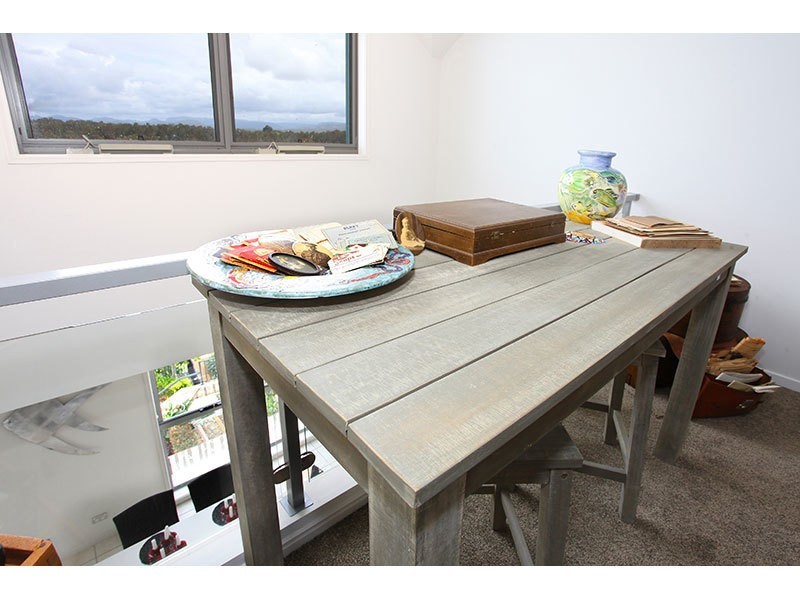 3057 Quay S Dr, Carrara QLD 4211