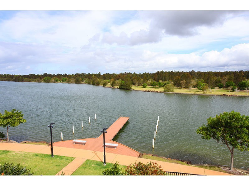 3057 Quay S Dr, Carrara QLD 4211