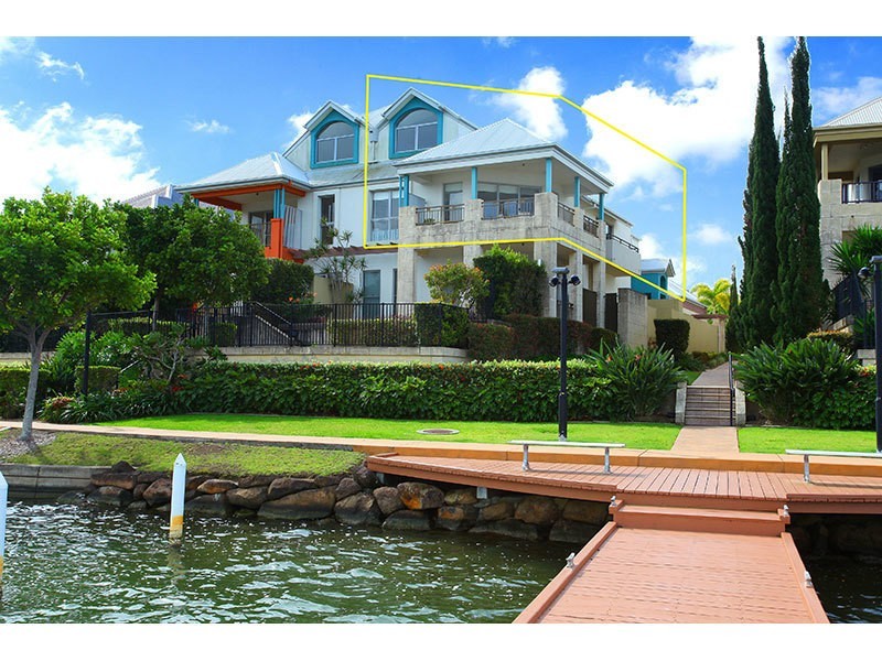 3057 Quay S Dr, Carrara QLD 4211
