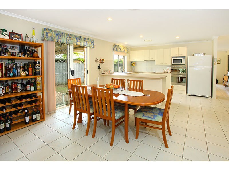 6 Rossmore Street, Nerang QLD 4211