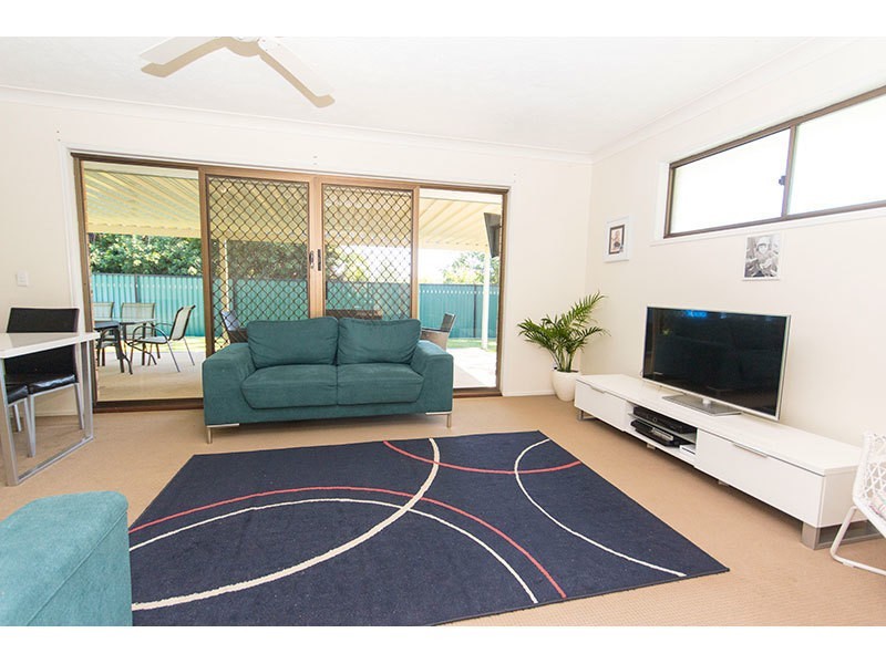 9 Pleasant Court, Carrara QLD 4211