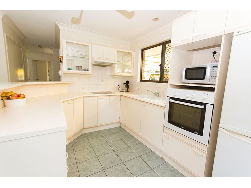 9 Pleasant Court, Carrara QLD 4211