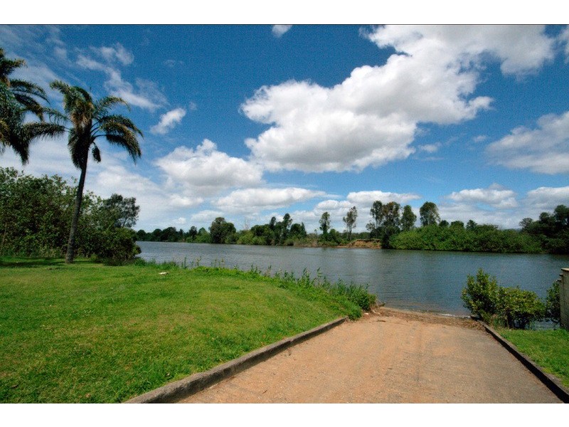 58 Clear River Boulevard, Ashmore QLD 4214