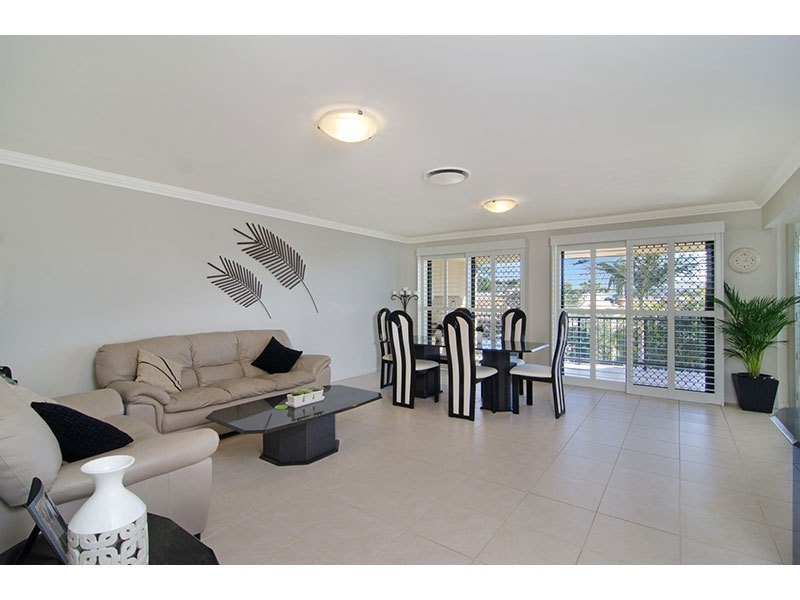 175 K P McGrath Drive, Elanora QLD 4221