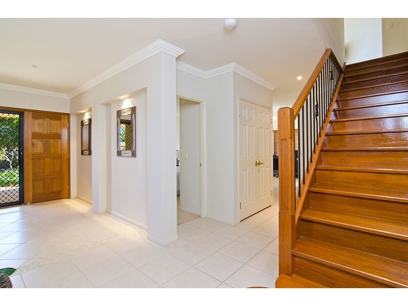 175 K P McGrath Drive, Elanora QLD 4221