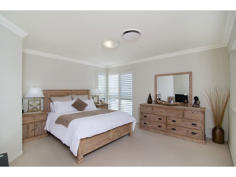 175 K P McGrath Drive, Elanora QLD 4221