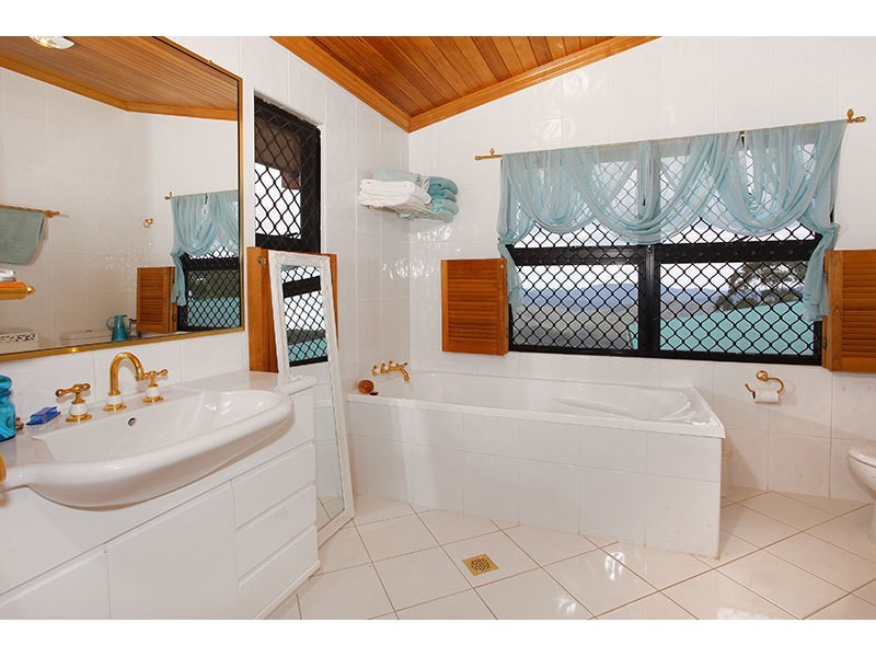 24 Outlook Avenue, Lower Beechmont QLD 4211