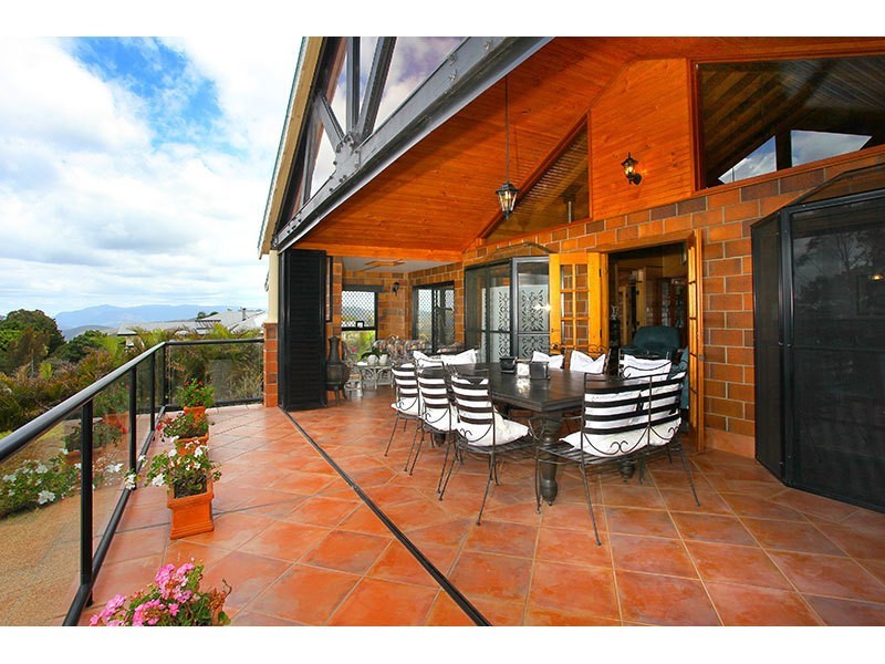 24 Outlook Avenue, Lower Beechmont QLD 4211