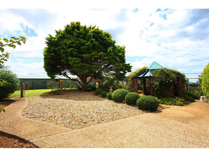 24 Outlook Avenue, Lower Beechmont QLD 4211