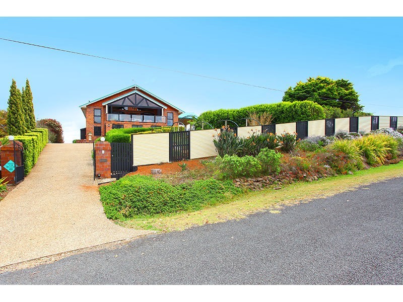 24 Outlook Avenue, Lower Beechmont QLD 4211