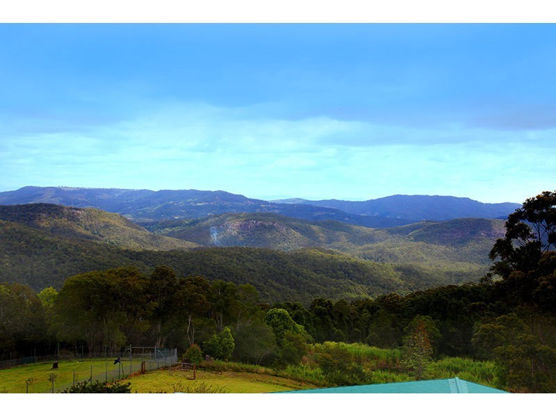 24 Outlook Avenue, Lower Beechmont QLD 4211