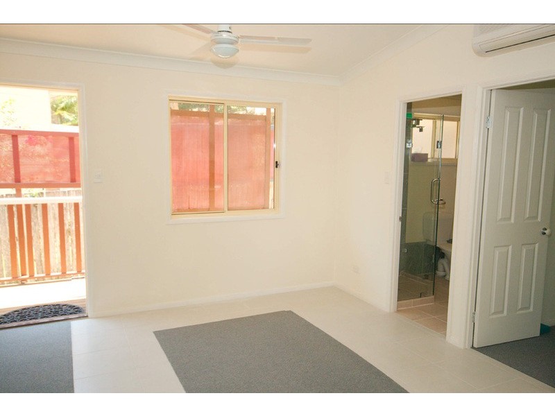 1/12 Design Place, Highland Park QLD 4211