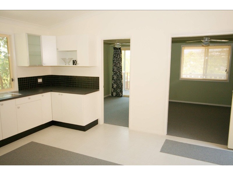 1/12 Design Place, Highland Park QLD 4211