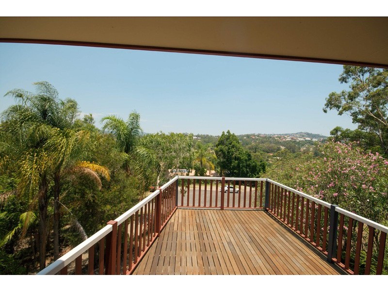 1/12 Design Place, Highland Park QLD 4211