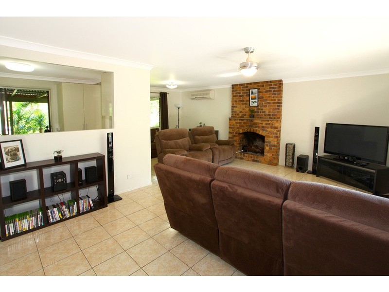 8 Edelweiss Way, Gaven QLD 4211