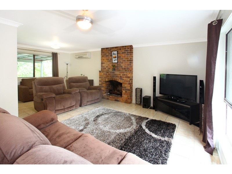 8 Edelweiss Way, Gaven QLD 4211