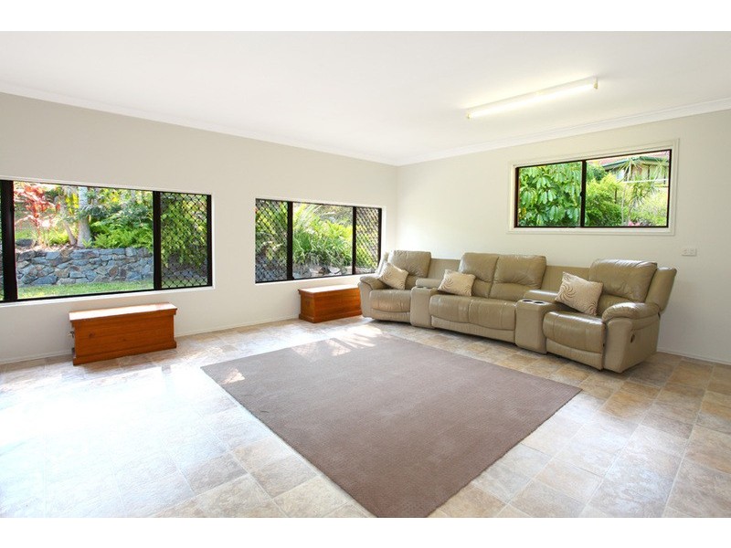 8 Edelweiss Way, Gaven QLD 4211
