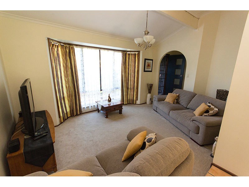 5 Suntory Court, Highland Park QLD 4211