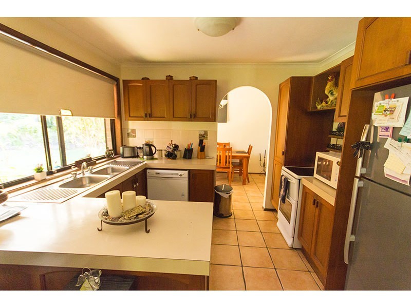 5 Suntory Court, Highland Park QLD 4211