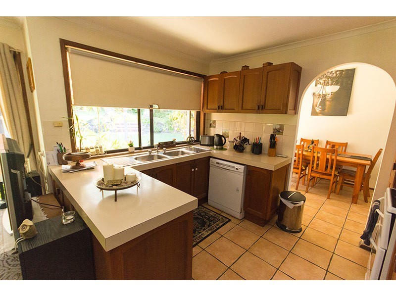 5 Suntory Court, Highland Park QLD 4211