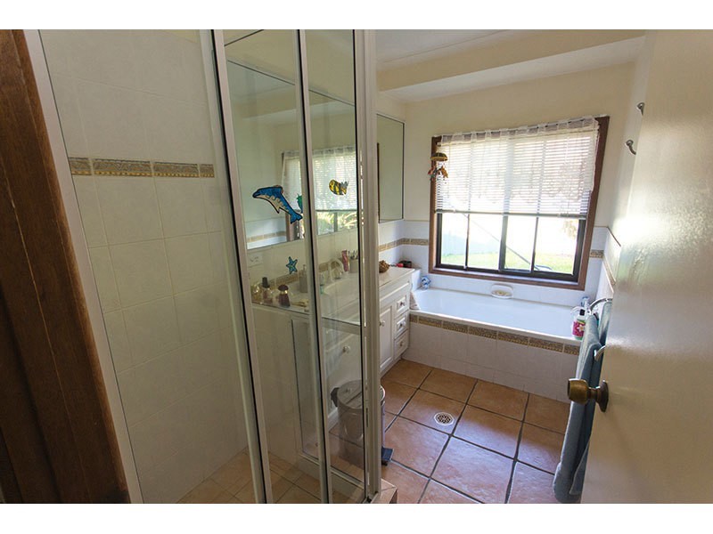 5 Suntory Court, Highland Park QLD 4211