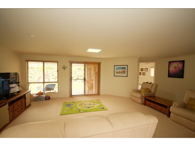 18 Peter Mills Drive, Gilston QLD 4211