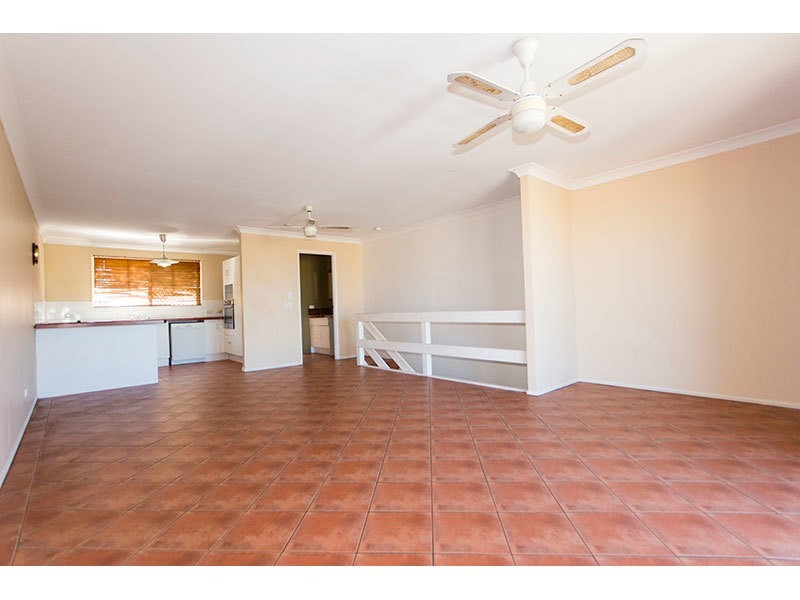 2/1 Kilpatrick Court, Highland Park QLD 4211