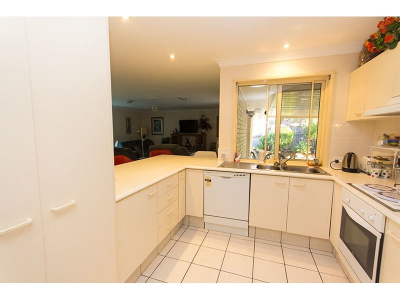 8 Glengarry Close, Highland Park QLD 4211