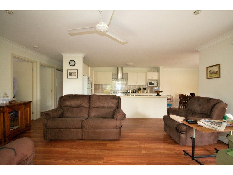 2/3 The Avenue, Nerang QLD 4211