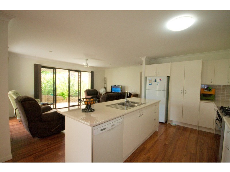 2/3 The Avenue, Nerang QLD 4211