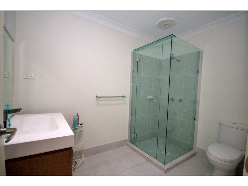 2/3 The Avenue, Nerang QLD 4211