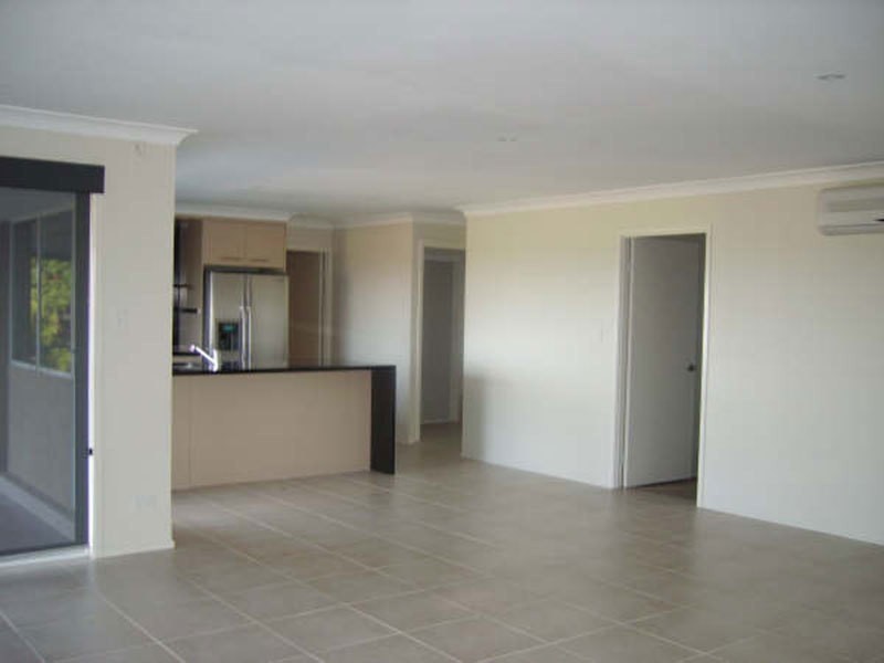 1/15a Renfrew Drive, Highland Park QLD 4211